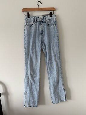 H&M Light Wash High Waisted Straight Leg Jeans (size 2)
